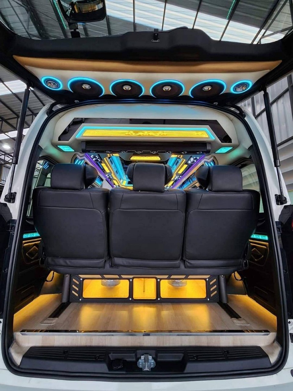 ตู้บริการ